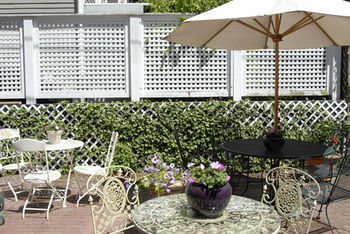 The Spring Seasons Inn Newport Eksteriør bilde