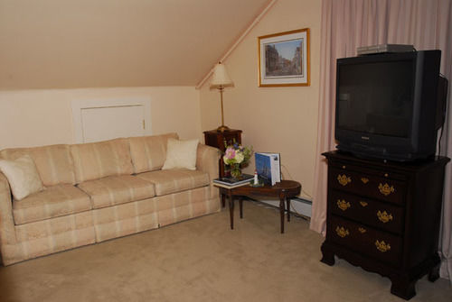 The Spring Seasons Inn Newport Eksteriør bilde